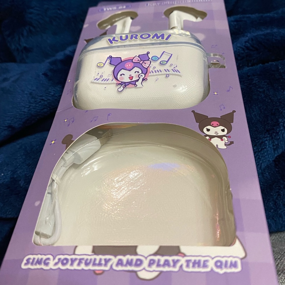 Kuromi Wireless Earbuds with Case - Picture 10 of 11